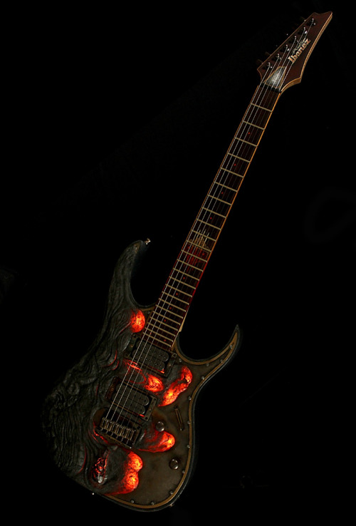 amplifiedparts:
“ The Molten Diabolic Ibanez Prestige created by Hutchinson Guitars. This is absolutely fantastic!!!