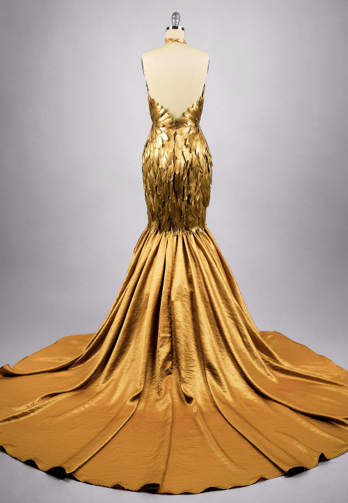 evermore-fashion:Xiaolin Design ‘Gold Gilded Feather’ Haute Couture Gown [x]