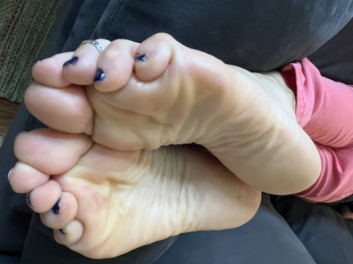 Id love to just splash all over these thick meaty soles! 