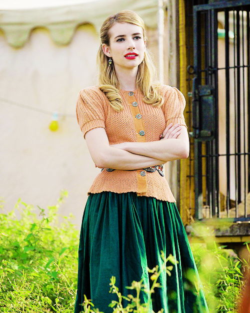 fionagoddess:  Emma Roberts as Maggie Esmerelda | AHS: Freak Show ~ 4x07 - Test of