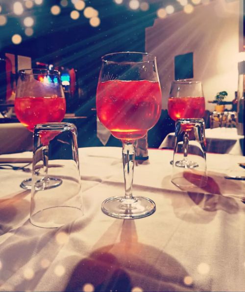likecatanddog: Cheers to the last evening! #dinner #aperolspritz #aperitivo #essengehen #italianfood