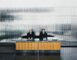 dasswerke:Andreas Gursky, Desk Attendants, 1982.