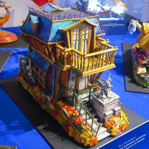 galaad-spectre:Mickey’s Illusion Manor modelI love it so much! The colors, the wonky angles… 