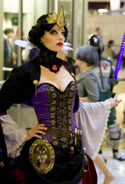 scriiipt:  Steampunk Evil Queen by macavitecas