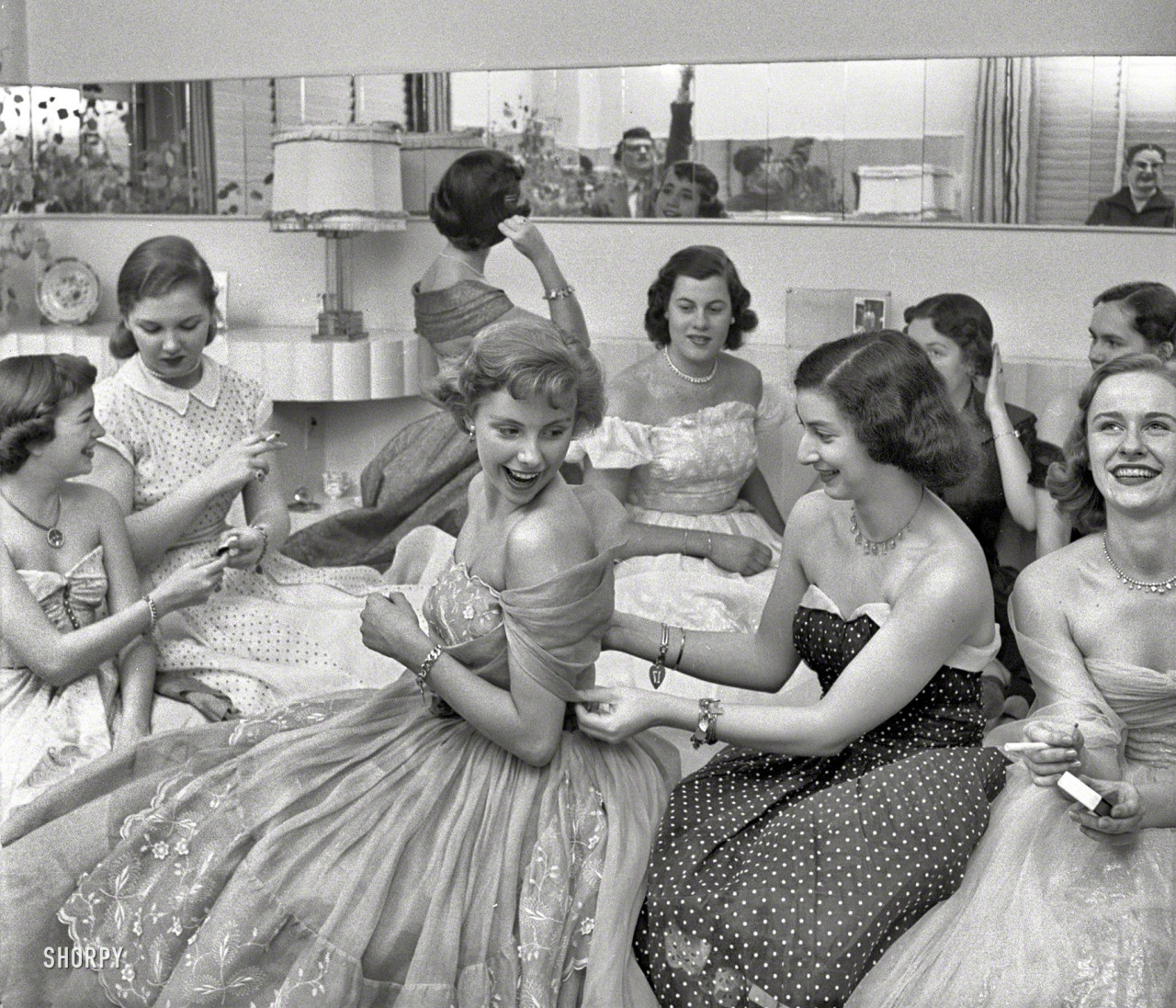 forties-fifties-sixties-love:  Photo by Stanley Kubrick for The Look Magazine 