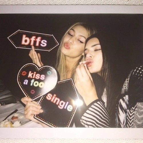 https://lzve.tumblr.com/post/147156920921