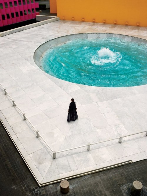 Isamu Noguchi ’s “eternal movement” fountain at the Camino Real Polanco hotel.Phot