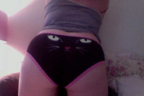 naughtyycupcake:I’m sick today, wahh. i need to make some videos to sell so i can actually pay my bills this month but i am definitely not sexy today. here’s my kitty booty, at least. xxx. ps please send get well snuggles, gifts and wishes. 