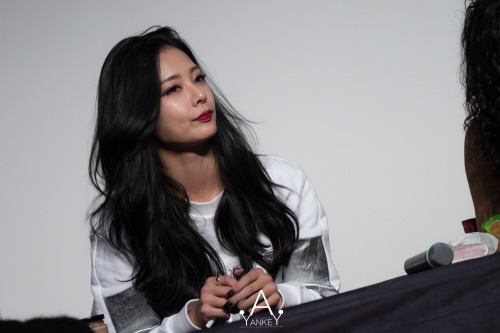 7raniagirls: [FANTAKEN] 151125 RaNiA (Di) @ Incheon Fansign / source: yankey