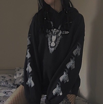 hornygraveyardbabe:  
