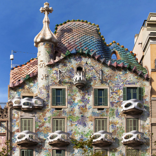 arthistoryfeed: Casa Batllo in Barcelona, Spain. Built in 1877, it was remodelled in the Barcelona m