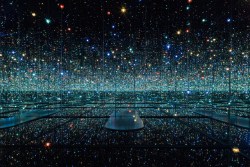 razorshapes:  Yayoi Kusama’s Infinity Rooms 1. Infinity Mirrored Room - The Souls of Millions of Light Years Away, 2013 2. Chandelier of Grief, 2016 3. All the Eternal Love I Have for the Pumpkins, 2016 4. Infinity Mirror Room (Phalli’s Field),