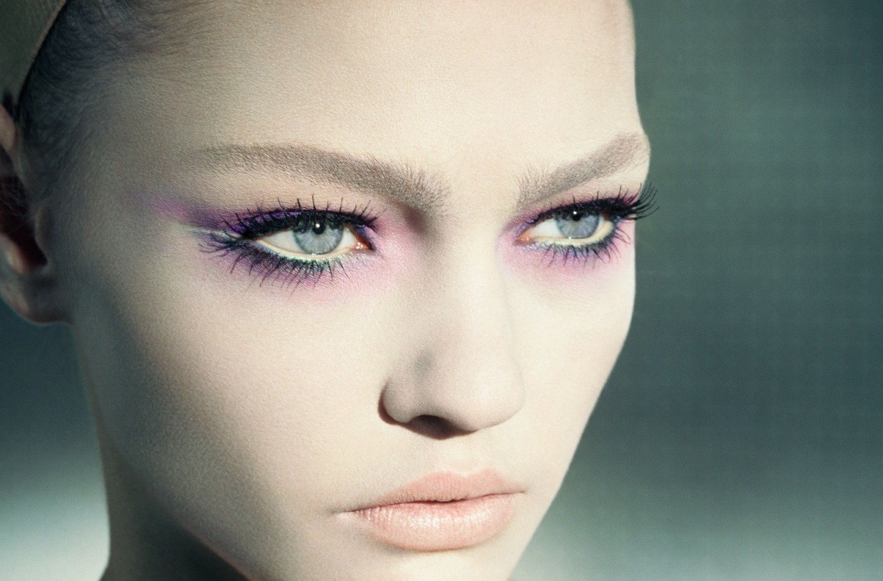 larastonesbitch:  &ldquo;Viva Ballerina&rdquo; Sasha Pivovarova by Lachlan