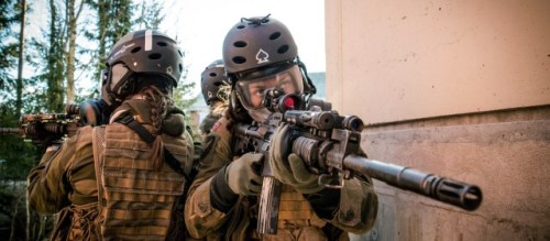 canadian-carbine:  Norwegian Jegertroppen - The world’s first all-female special forces unit. Jegertroppen which means “Hunter troops,” were created in 2014 and were visualized as a  solution to the growing need for female special operations soldiers,