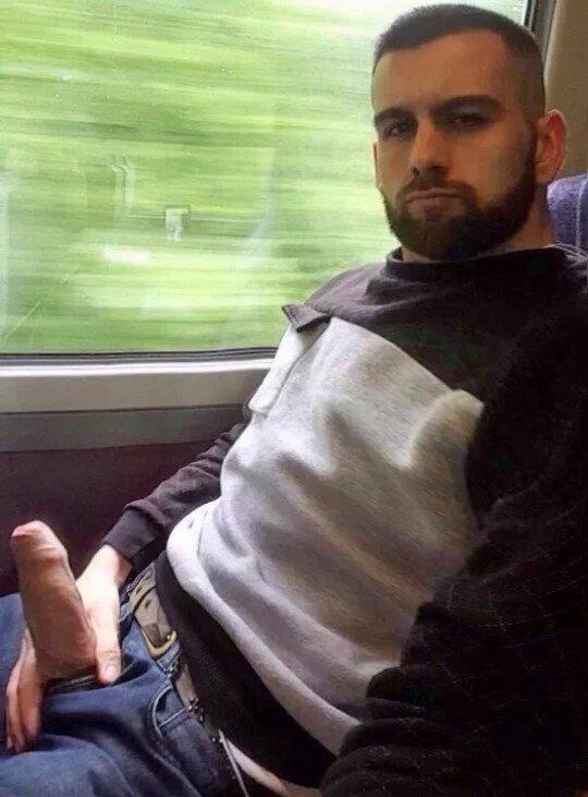 theboywhocriedwoof:  www.TheBoyWhoCriedWOOF.tumblr.com 