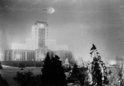 vivipiuomeno1:  According to UFO BC, 21-year-old soldier Leonard Lamoreux took the photo in 1937 while he and his brother were visiting the newly built Vancouver City Hall and its Christmas light display 