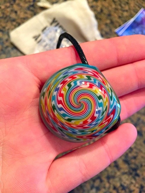 baked-pancakes:  My new pendant by vigilant glass