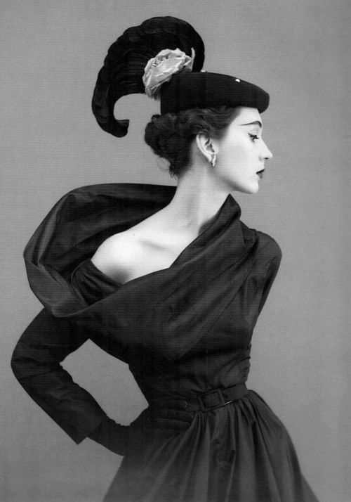 wehadfacesthen: Dovima, wearing a hat and dress by Cristobal Balenciaga, in a 1950 photo by Richard 