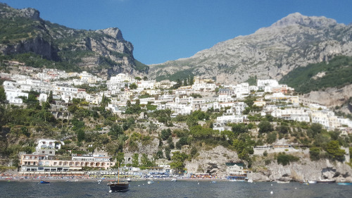 PositanoVolare oh, ohCantare oh, ohNel blu degli occhi tuoi bluFelice di stare quaggiùNel blu degli 