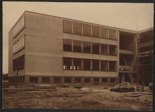 SKELETONSBauhaus Builing Dessau under Constructio circa 1925-1926 Unidentified photographer Source 1