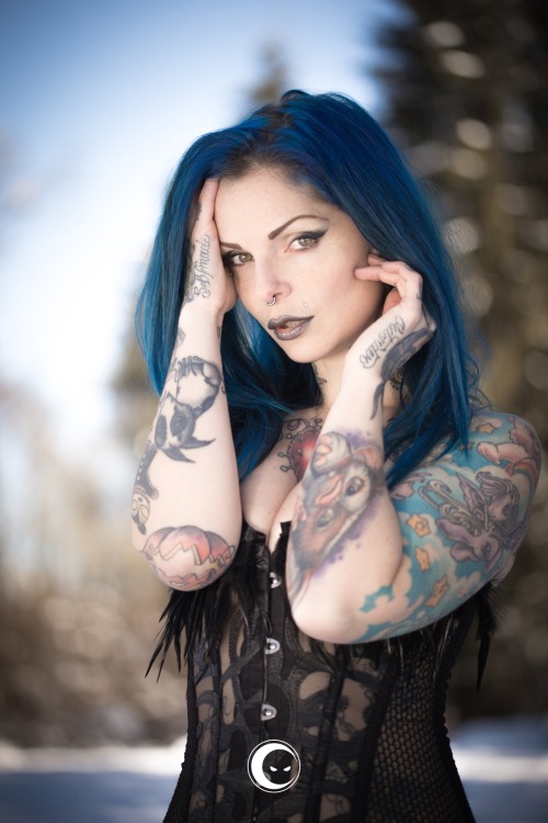 inblackphoto:  Riae|snow|wood|blackdress|NOPHOTOSHOP mod: adult photos