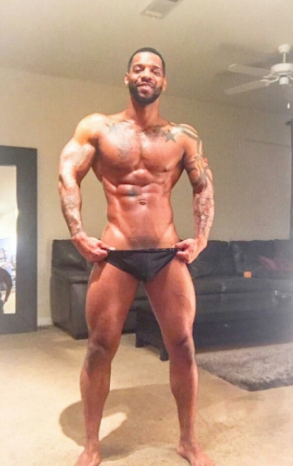 michealg87:  SEXY ASS TYRONE,,,,💪😘 HE WILL HANDLE U AND BUST U IN YO ASS🍆💦💦