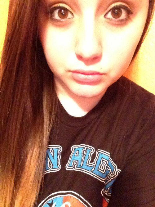 hayleyymaddux:  Cousins graduation tonight and I’m sick af. Awesome. ~