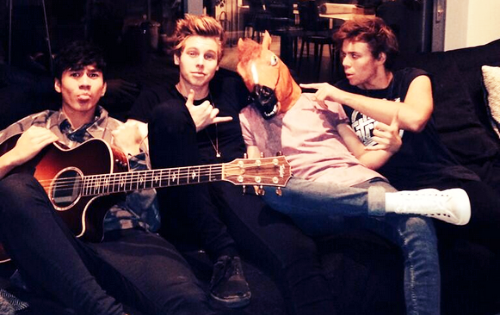  @NiallOfficial: Rodney is a good guy! Doesn’t say much though !  @Ashton5SOS: