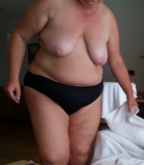 unawarebbwife:  My wife tits