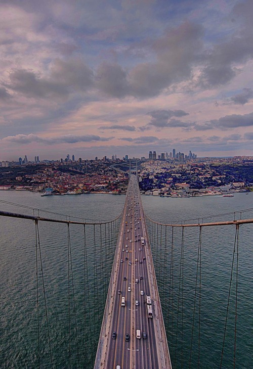 visualechoess:  İstanbul - (via) 
