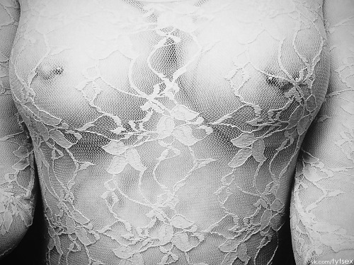mlsg:  White lace  adult photos