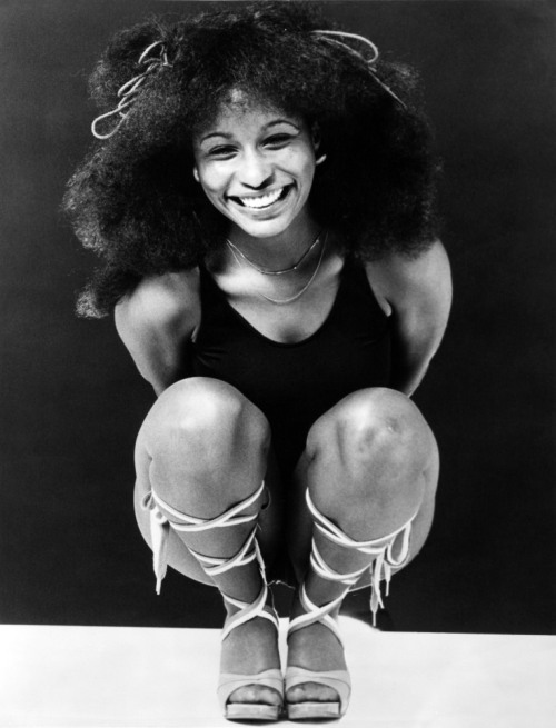 uzumaki-rebellion:thesnobbyartsyblog:Chaka Khan My favorite picture of Chaka from back in the day.