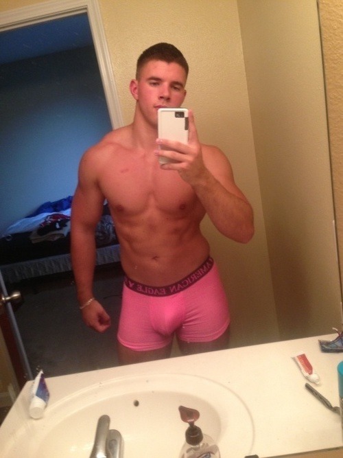 the-dude-blog:  Pink is the new Black 