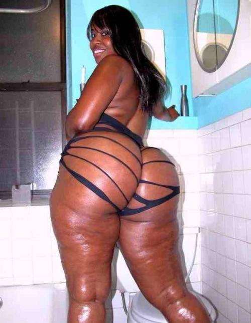 beautyandthickness:  wobblies-and-puzzles:  thickchicks4u:  Thick  sexy ebony women   WAP  A smorgasbord of ass…   …dinner’s ready 