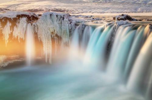 micdotcom:  Beautiful new ’Nat Geo’ photos will remind you how beautiful the world is (See more through the link.)