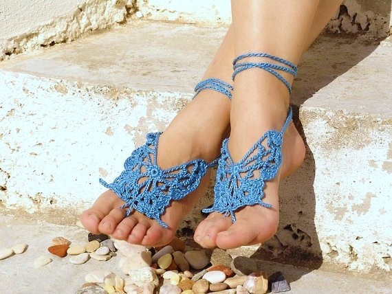 horny-girl-jacquelyn:  Feet fetidh and foot worshop