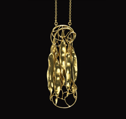 Koloman Moser, seed pod pendant, 1912. Executed by the Wiener Werkstätte. 18 karat gold. S