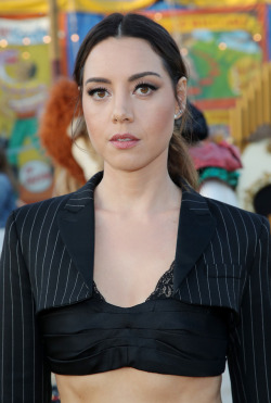 picturesforkatherine:   Aubrey Plaza at the Moschino Spring Summer 2019 Menswear and Women’s Resort Collection Show  