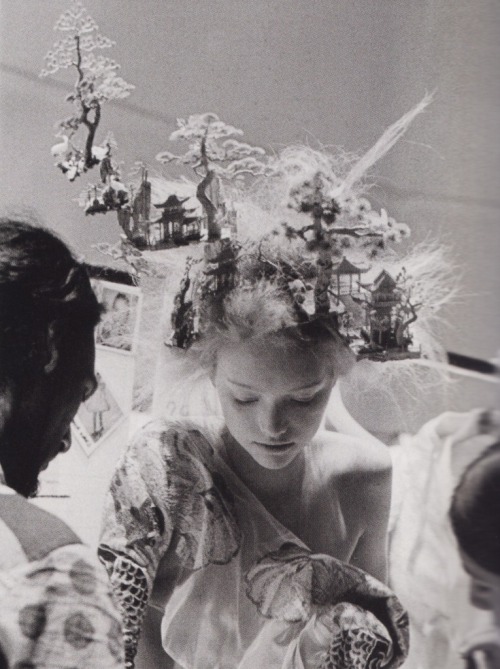 doseofhaute:Gemma Ward backstage at Alexander McQueen for Givenchy Haute Couture Fall 2005