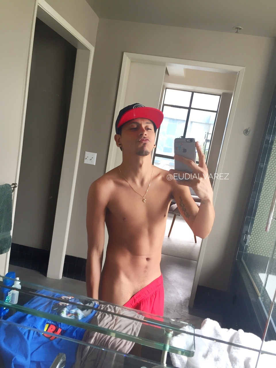 eddiebambino:  FACT: I don’t wear underwear when I have shorts on 🍆 🙈 btw
