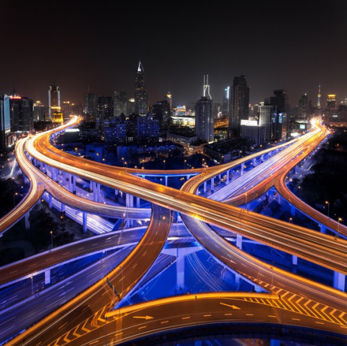 cityneonlights:  Rush Hour by Mathijs van den Bosh `cityneonlights