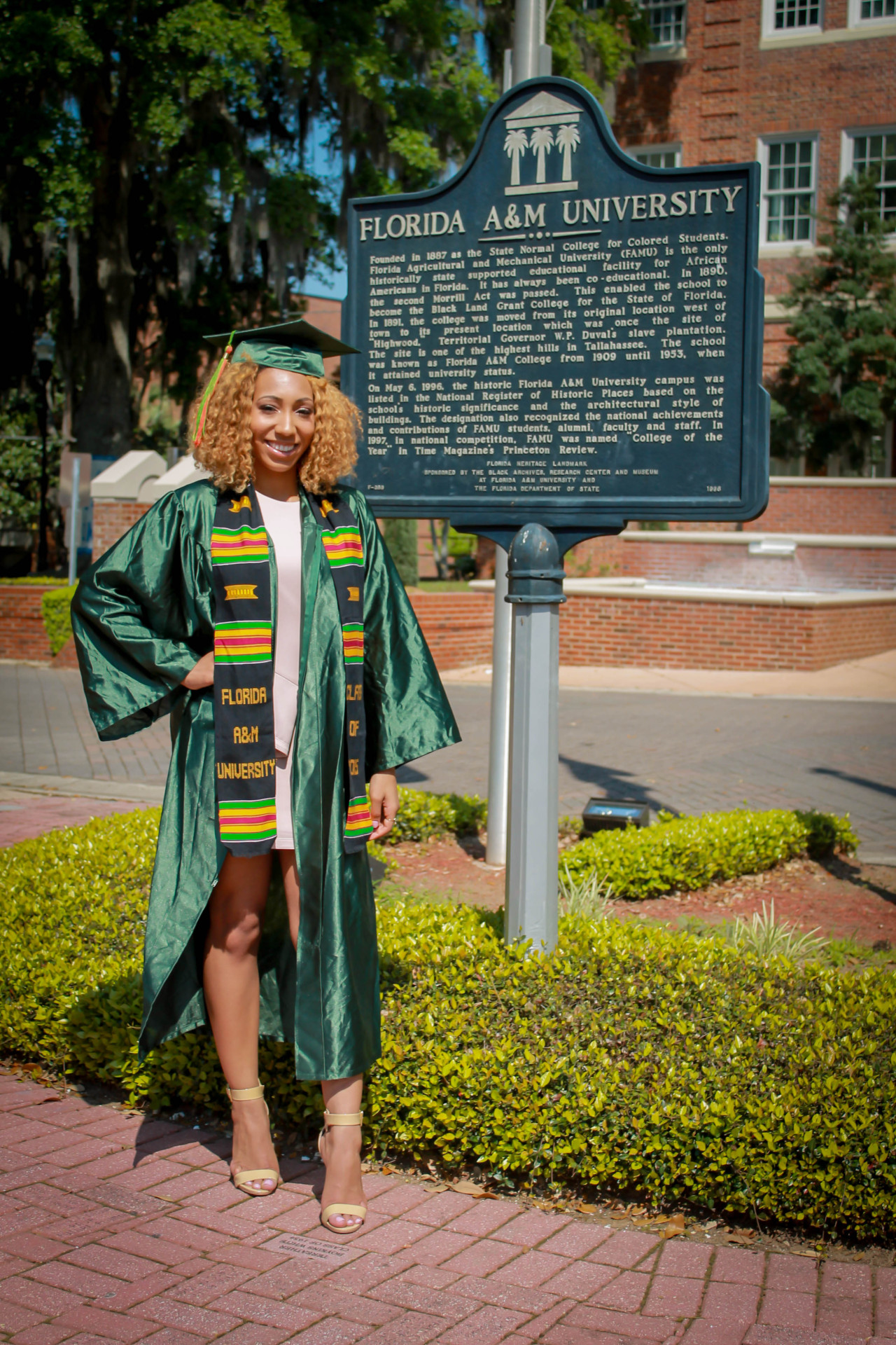 expect-the-greatest:  nomepreocupe:  kaycee-photos:Melanin Monday x Educated QueenCongratulations,