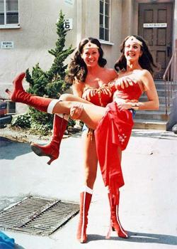 historium: Lynda Carter being carried by her stunt double Jeannie Epper, 1975.