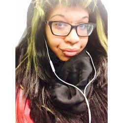 ricebunnytaco:  Hello world  (★^O^★) #me #train #selfie #manhattanbound #abitsleepy #onmywaytowork #mew  Ｏ(≧▽≦)Ｏ✨