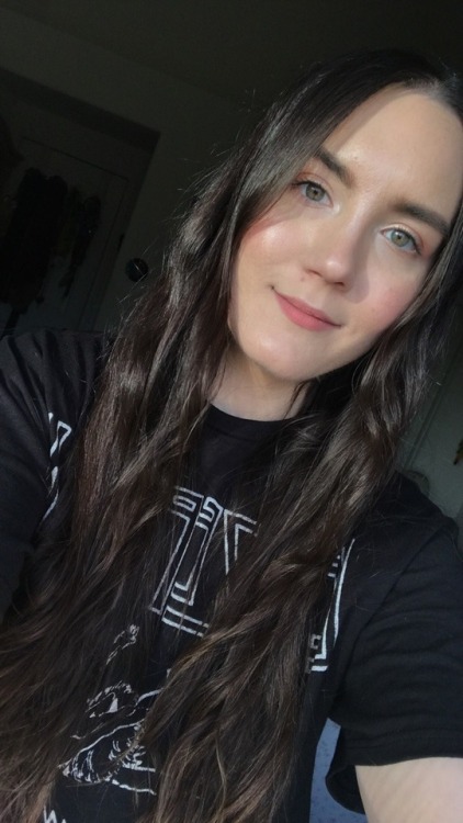 whatever I’mma post these happy selfiegate