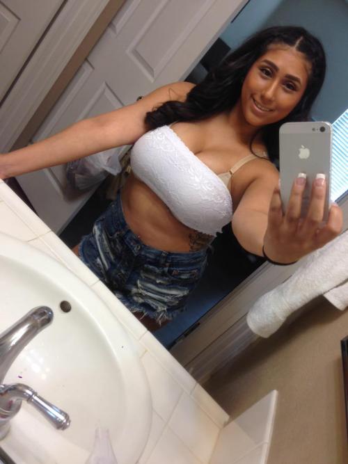 latinashunter: Daaayummmm just how I love them. Nice and Brown. I&rsquo;m in LOVE &hellip;