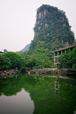 noizzex:  Yangshuo on Li River, China | by Emad Aljumah