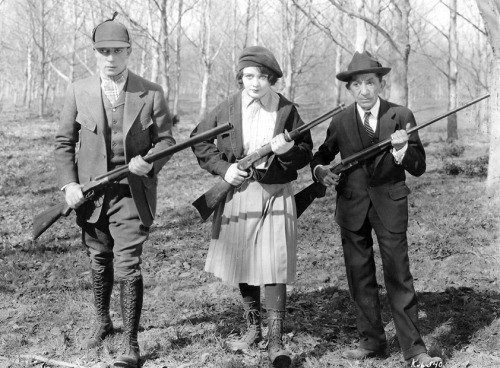 pickurselfup:  Buster Keaton, Sally O’Neil and Snitz Edwards in Battling Butler (1926). 