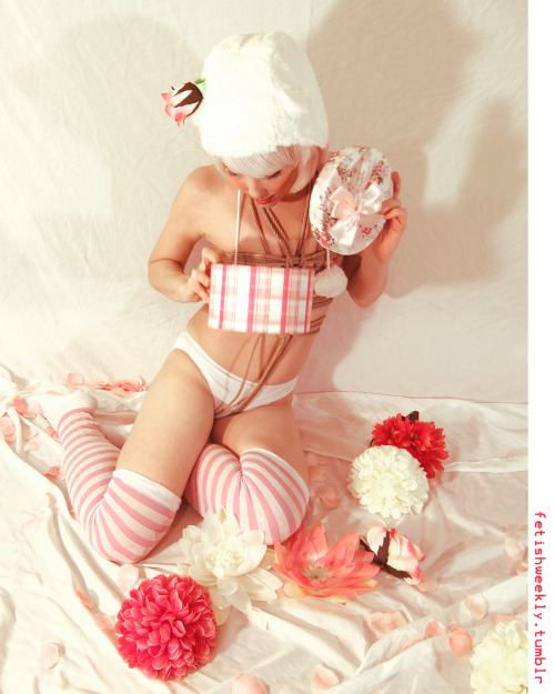 fetishweekly:  This week’s set: sweet spring 