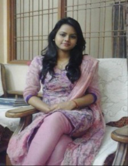 cpl2014-m37f35:  adult18indian:  hot indian pussy   Madmast chikni choot mmmmm with high heels. ….awesome